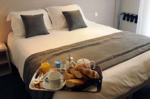 Imagen de la habitación del Hotel La Pergola D'arcachon. Foto 16