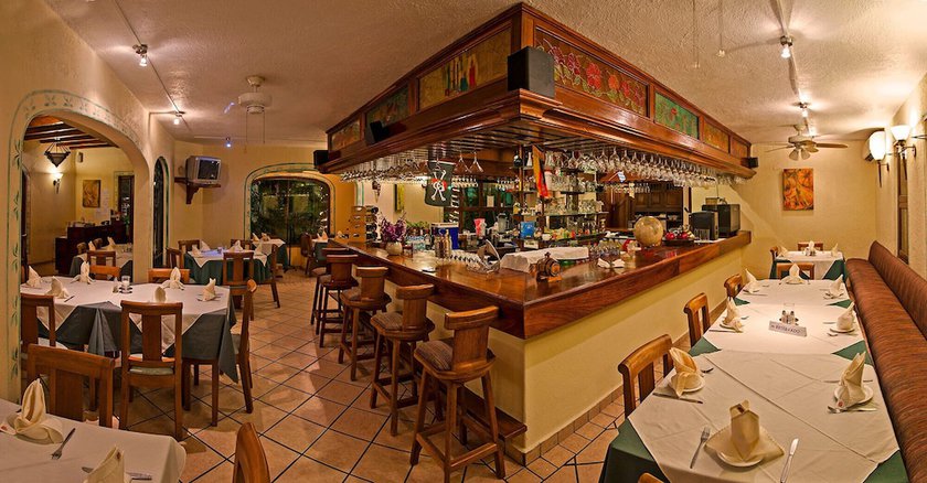 Imagen del bar/restaurante del Hotel La Pergola Manzanillo. Foto 3