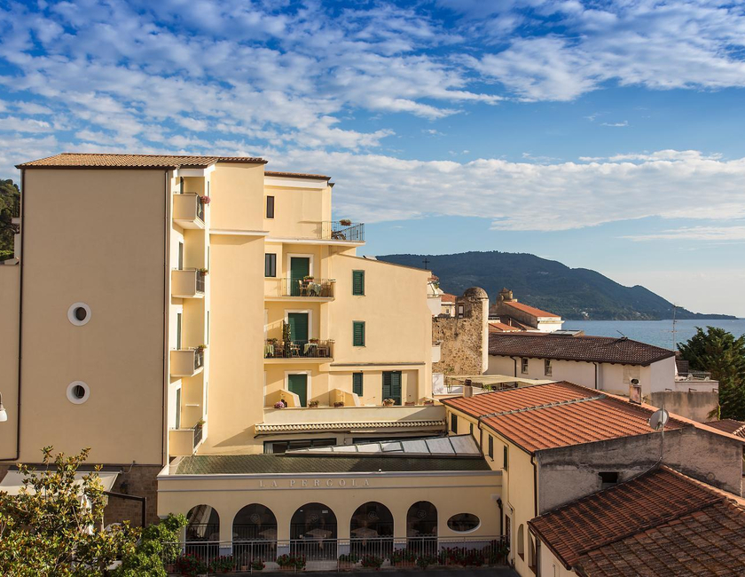 Imagen general del Hotel La Pergola, Santa Maria di Castellabate. Foto 1