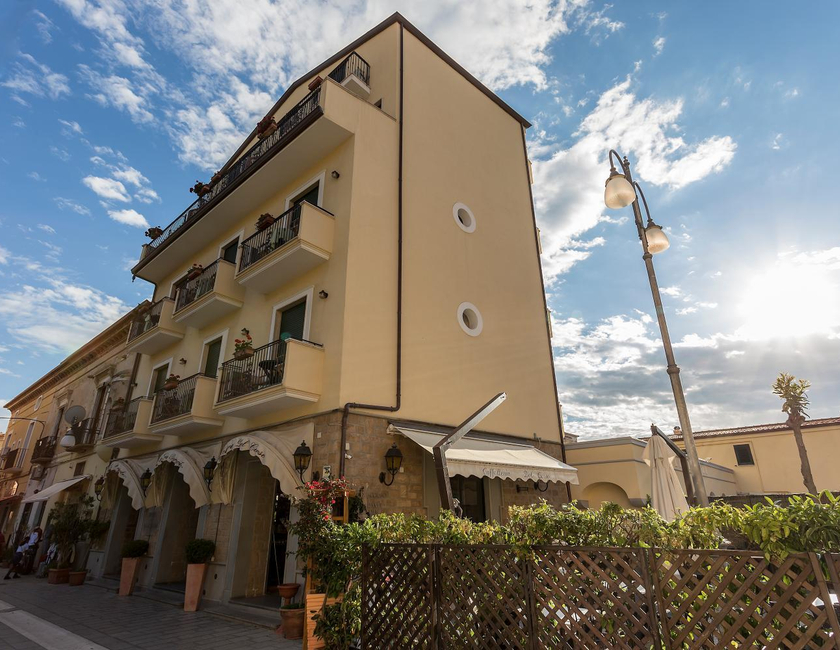 Imagen general del Hotel La Pergola, Santa Maria di Castellabate. Foto 13