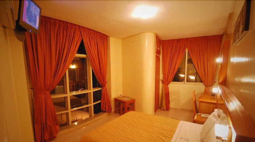 Imagen de la habitación del Hotel La Perla, Al Hoceima. Foto 7