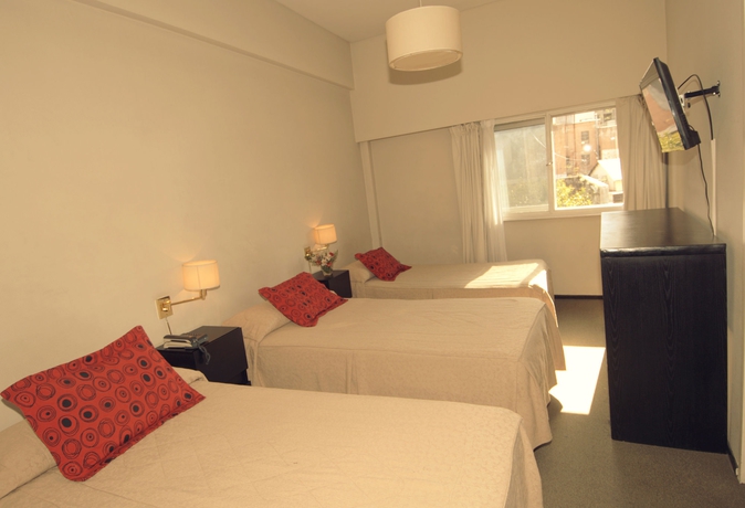 Imagen de la habitación del Hotel La Perla, Buenos Aires. Foto 8