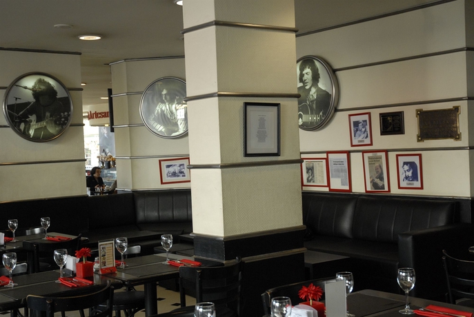 Imagen del bar/restaurante del Hotel La Perla, Buenos Aires. Foto 3