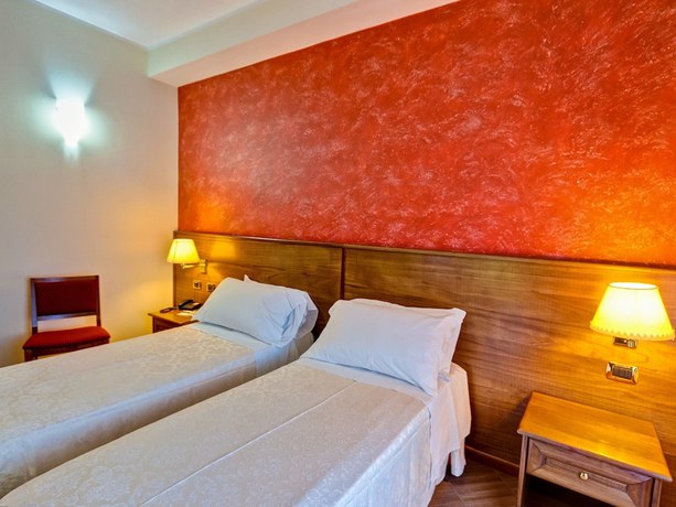 Imagen de la habitación del Hotel La Perla, CASTEL VOLTURNO. Foto 8