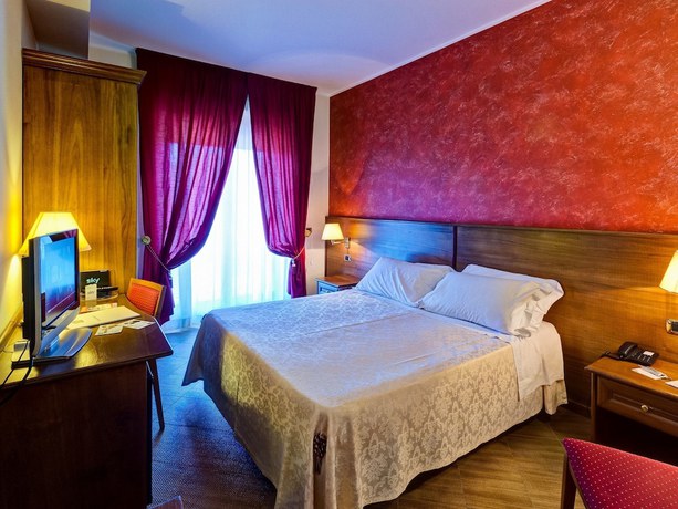 Imagen de la habitación del Hotel La Perla, CASTEL VOLTURNO. Foto 9