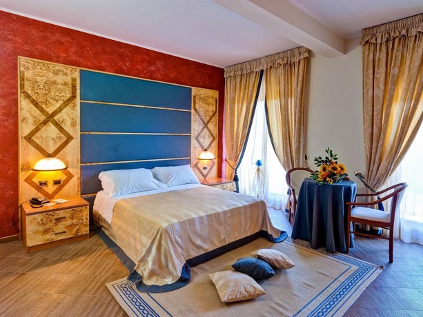 Imagen de la habitación del Hotel La Perla, CASTEL VOLTURNO. Foto 15