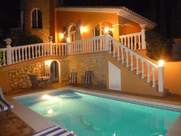 Imagen de los exteriores del Hotel La Perla De Torrenueva. Foto 11