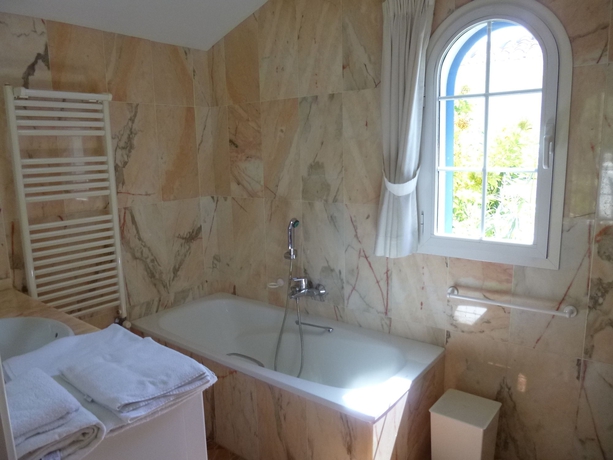 Imagen de la habitación del Hotel La Perla De Torrenueva. Foto 3