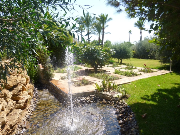 Imagen de los exteriores del Hotel La Perla De Torrenueva. Foto 13