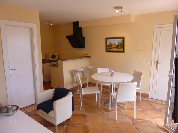 Imagen de los interiores del Hotel La Perla De Torrenueva. Foto 16