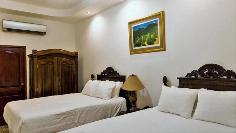 Imagen de la habitación del Hotel La Perla, LEON. Foto 15