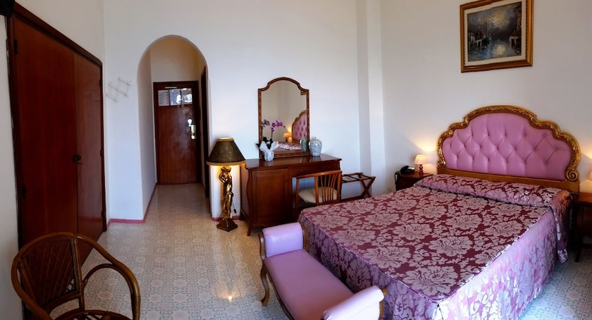 Imagen de la habitación del Hotel La Perla, Praiano. Foto 10