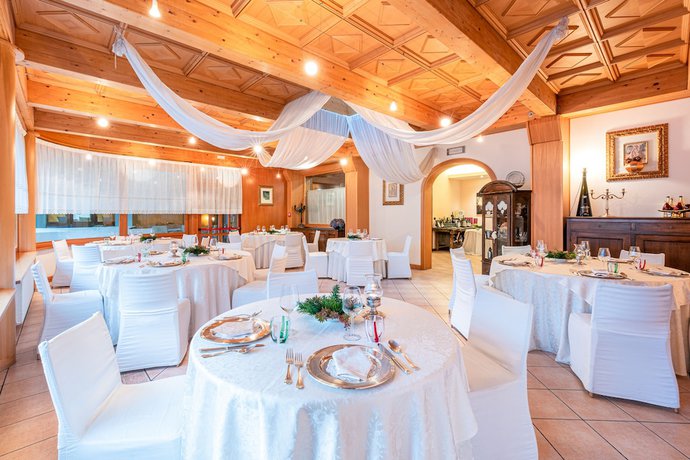 Imagen del bar/restaurante del Hotel La Perla, Ravascletto. Foto 4