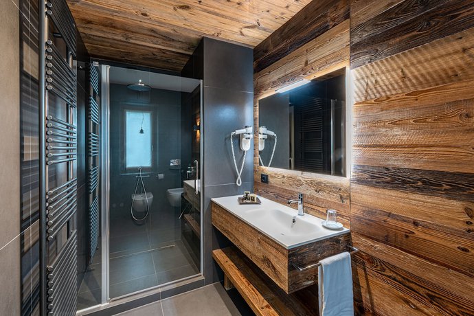 Imagen de la habitación del Hotel La Perla, Ravascletto. Foto 16