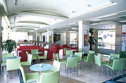 Imagen de los interiores del Hotel La Perla Resort & Hotel. Foto 5