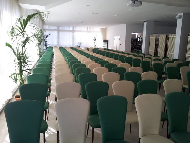 Imagen de los interiores del Hotel La Perla, Rimini. Foto 13