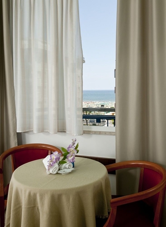 Imagen de la habitación del Hotel La Perla, Rimini. Foto 9