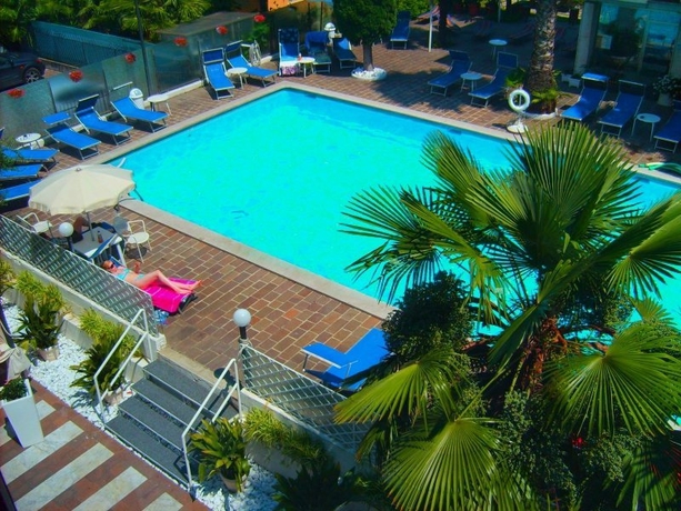 Imagen general del Hotel La Perla, Sant'Alessandro. Foto 5