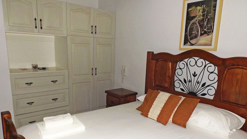 Imagen de la habitación del Hotel La Perla, Santa Cruz. Foto 15