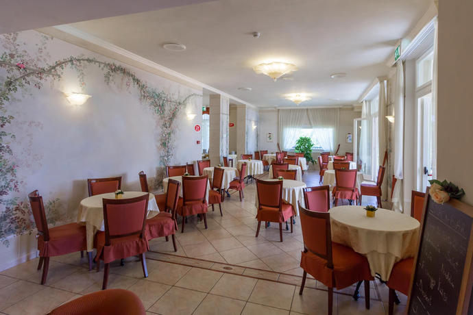 Imagen del bar/restaurante del Hotel La Perla, Tremezzina. Foto 3