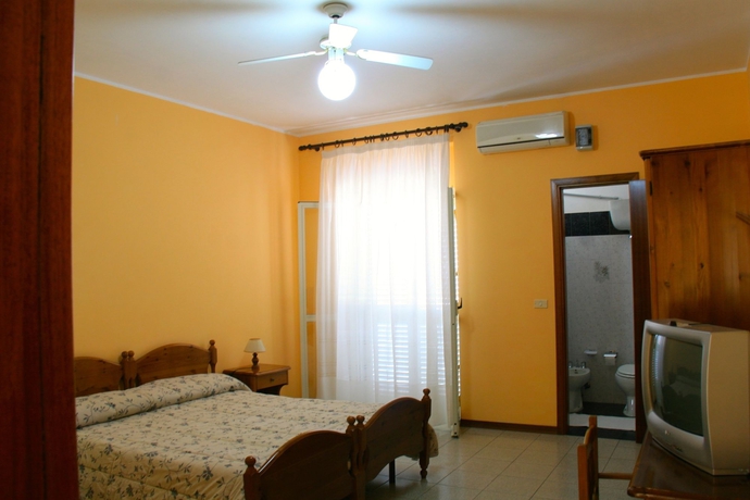 Imagen de la habitación del Hotel La Perla, Tropea. Foto 6