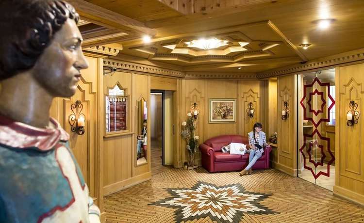 Imagen de los interiores del Hotel La Perla Wellness And Beauty. Foto 15