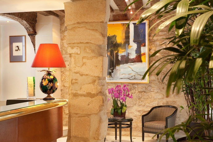 Imagen de los interiores del Hotel La Perle. Foto 18