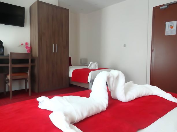 Imagen de la habitación del Hotel La Perle Montparnasse. Foto 7