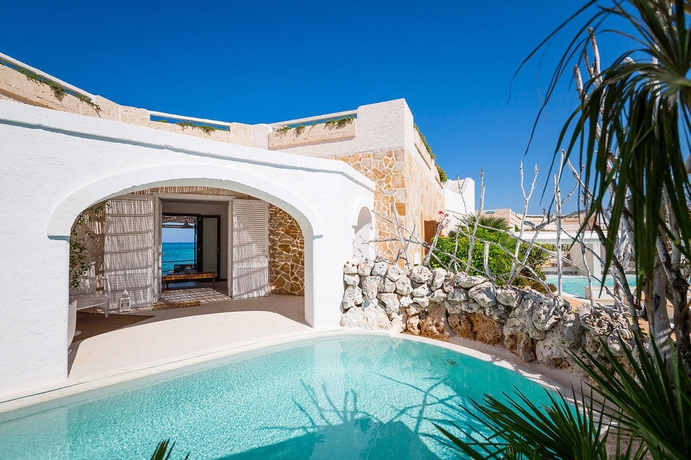 Imagen de la piscina del Hotel La Peschiera. Foto 13