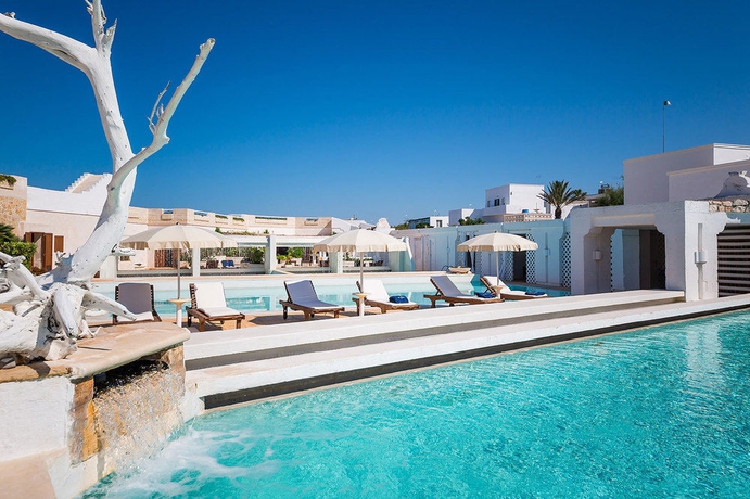 Imagen de la piscina del Hotel La Peschiera. Foto 16