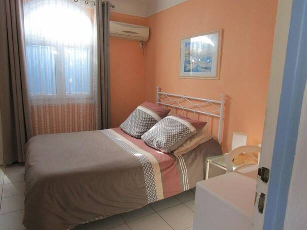 Imagen general del Hotel La Petite Auberge, FR&Eacute;JUS. Foto 5