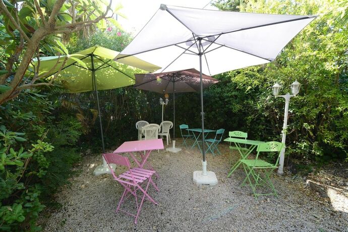 Imagen general del Hotel La Petite Auberge, FR&Eacute;JUS. Foto 8