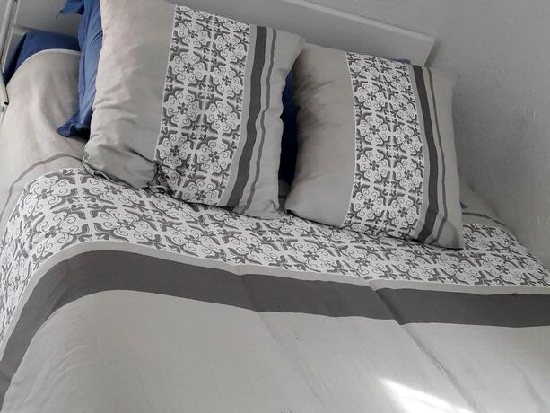 Imagen de la habitación del Hotel La Petite Auberge, FR&Eacute;JUS. Foto 19
