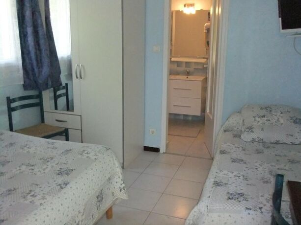 Imagen general del Hotel La Petite Auberge, FR&Eacute;JUS. Foto 11