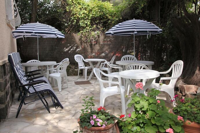 Imagen general del Hotel La Petite Auberge, FR&Eacute;JUS. Foto 14