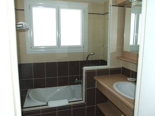 Imagen de la habitación del Hotel La Petite Sir&egrave;ne. Foto 5