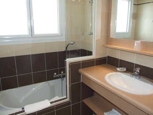 Imagen de la habitación del Hotel La Petite Sir&egrave;ne. Foto 6