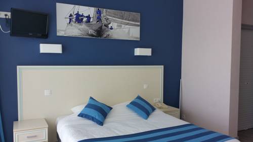 Imagen de la habitación del Hotel La Petite Sir&egrave;ne. Foto 9