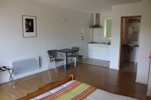 Imagen de la habitación del Hotel La Peyrade. Foto 4