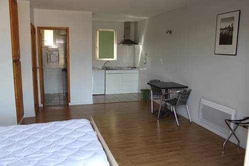 Imagen de la habitación del Hotel La Peyrade. Foto 7