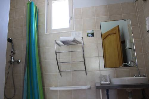 Imagen de la habitación del Hotel La Peyrade. Foto 13