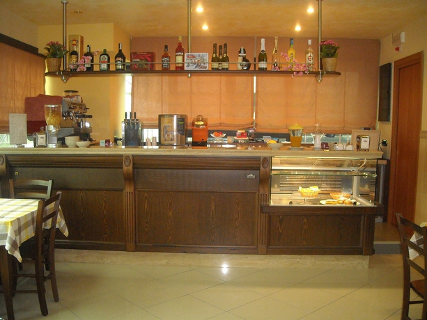 Imagen del bar/restaurante del Hotel La Piana. Foto 3