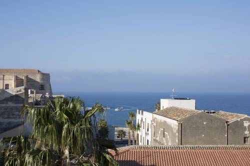 Imagen de la habitación del Hotel La Piazzetta, Castellammare del Golfo. Foto 14