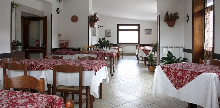 Imagen del bar/restaurante del Hotel La Pieja. Foto 2
