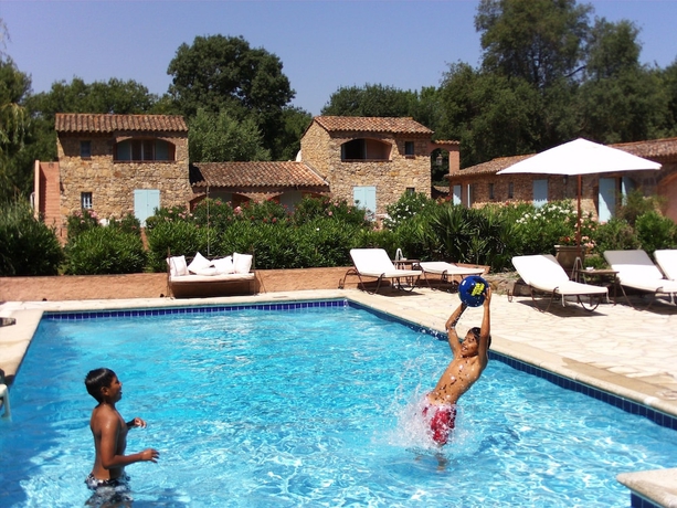Imagen de la piscina del Hotel La Pierrerie. Foto 18