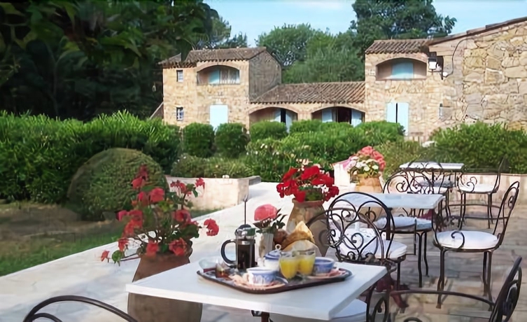 Imagen del bar/restaurante del Hotel La Pierrerie. Foto 3