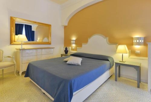Imagen de la habitación del Hotel La Pineta, Agnone Cilento. Foto 9