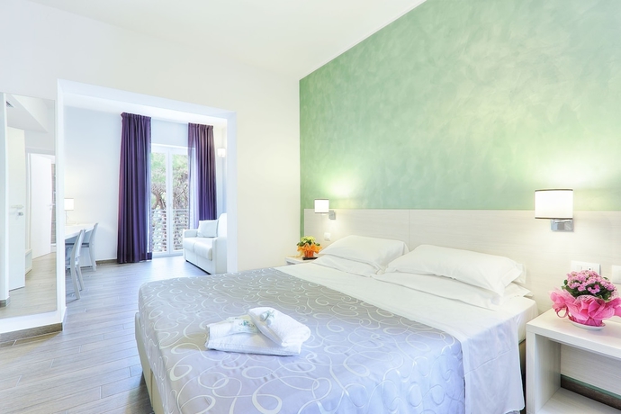 Imagen de la habitación del Hotel La Pineta, Follonica. Foto 4