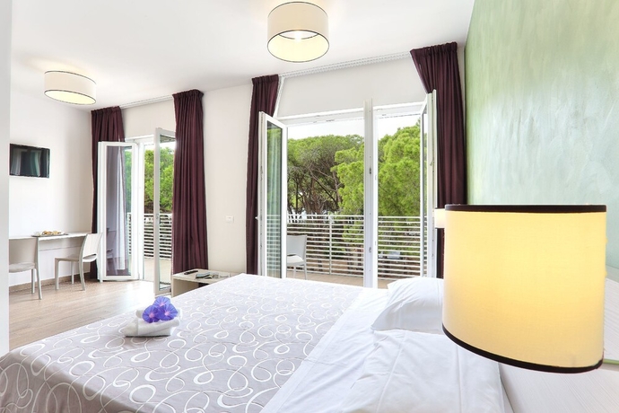 Imagen de la habitación del Hotel La Pineta, Follonica. Foto 9