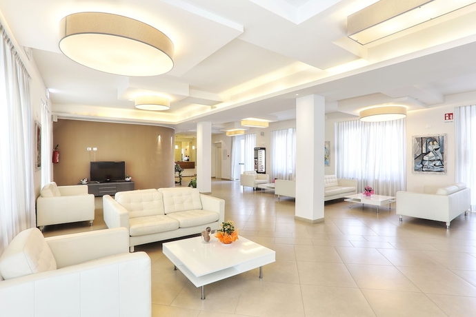 Imagen de los interiores del Hotel La Pineta, Follonica. Foto 16